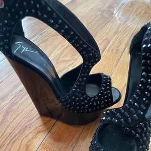 Giuseppe Studded Wedge